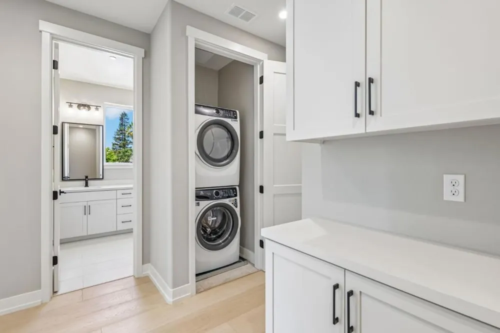 109 Koa Court Palo Alto, CA 94306