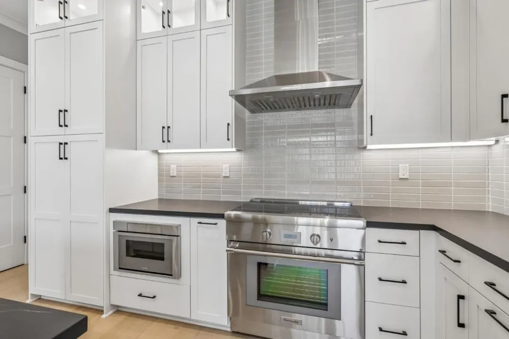 109 Koa Court Palo Alto, CA 94306