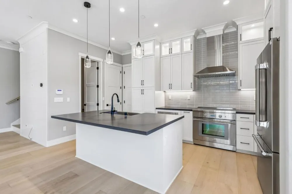 109 Koa Court Palo Alto, CA 94306