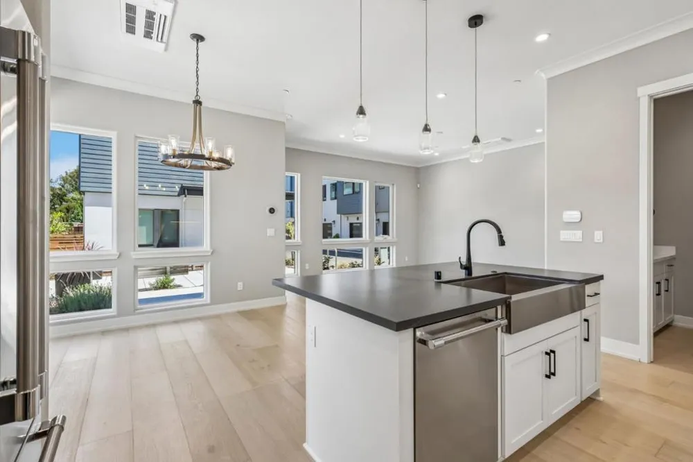 109 Koa Court Palo Alto, CA 94306