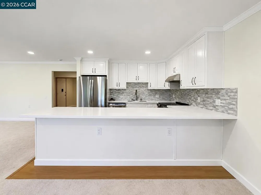 1208 Skycrest Drive #5 Walnut Creek, CA 94595