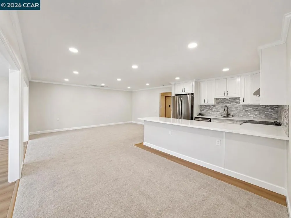 1208 Skycrest Drive #5 Walnut Creek, CA 94595