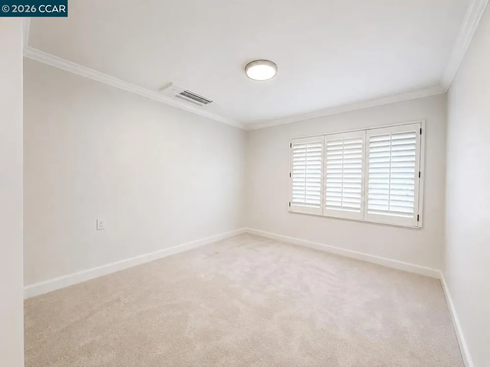 1208 Skycrest Drive #5 Walnut Creek, CA 94595