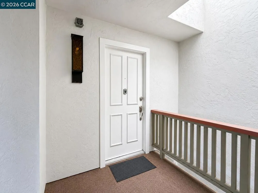 1208 Skycrest Drive #5 Walnut Creek, CA 94595