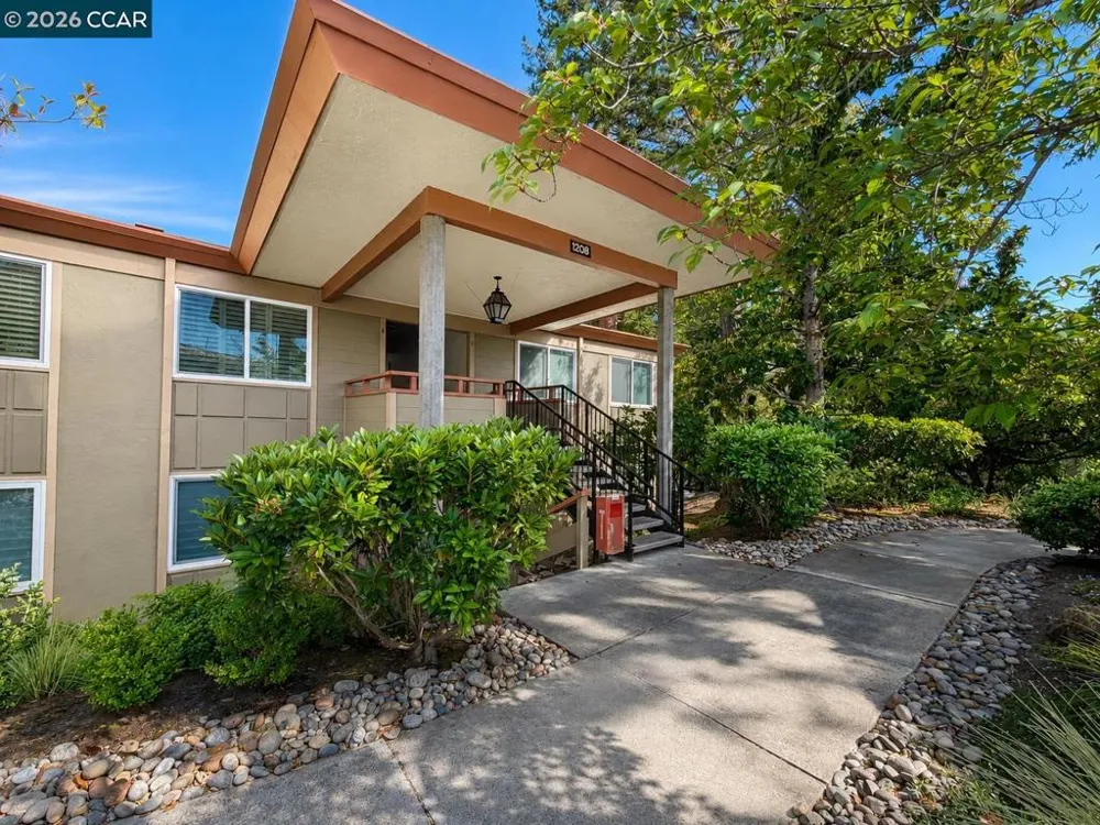 1208 Skycrest Drive #5 Walnut Creek, CA 94595