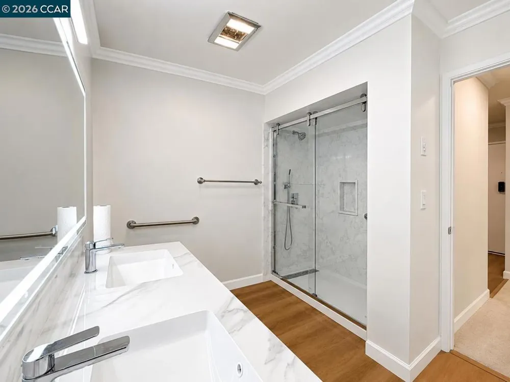 1208 Skycrest Drive #5 Walnut Creek, CA 94595