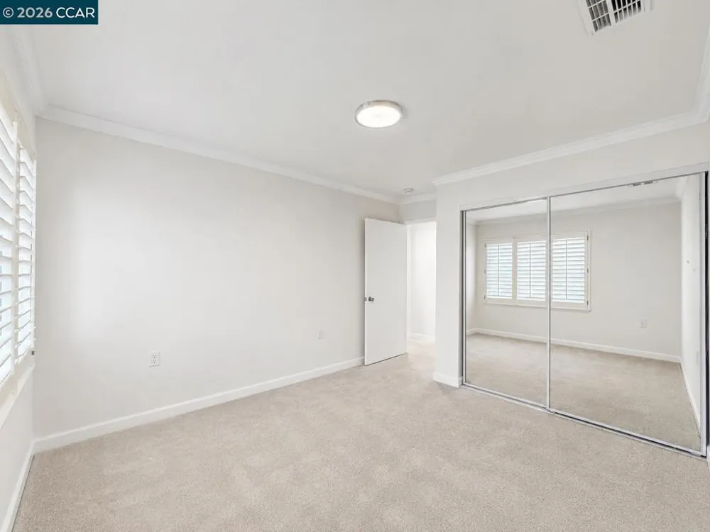 1208 Skycrest Drive #5 Walnut Creek, CA 94595