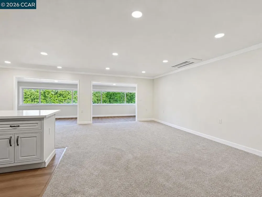 1208 Skycrest Drive #5 Walnut Creek, CA 94595