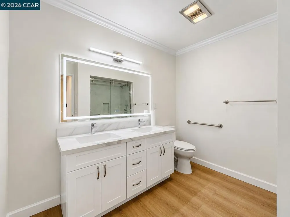 1208 Skycrest Drive #5 Walnut Creek, CA 94595
