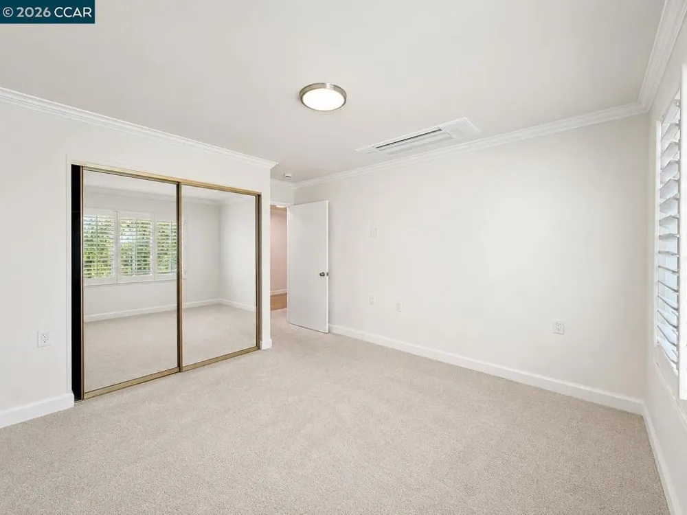 1208 Skycrest Drive #5 Walnut Creek, CA 94595