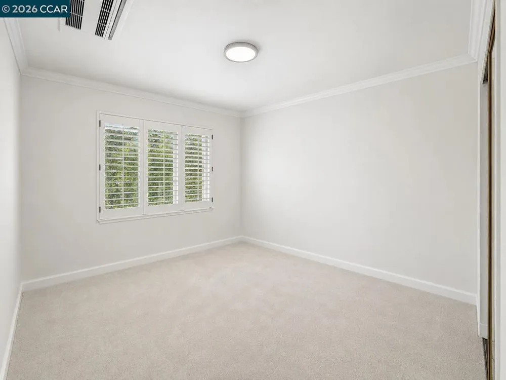 1208 Skycrest Drive #5 Walnut Creek, CA 94595