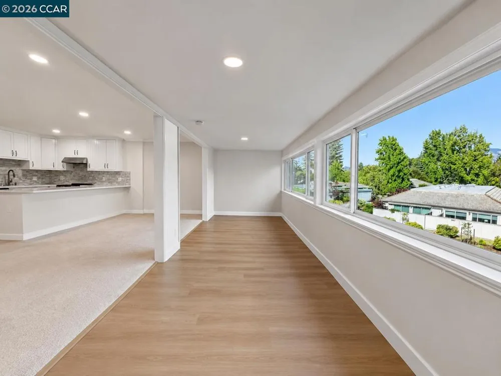 1208 Skycrest Drive #5 Walnut Creek, CA 94595