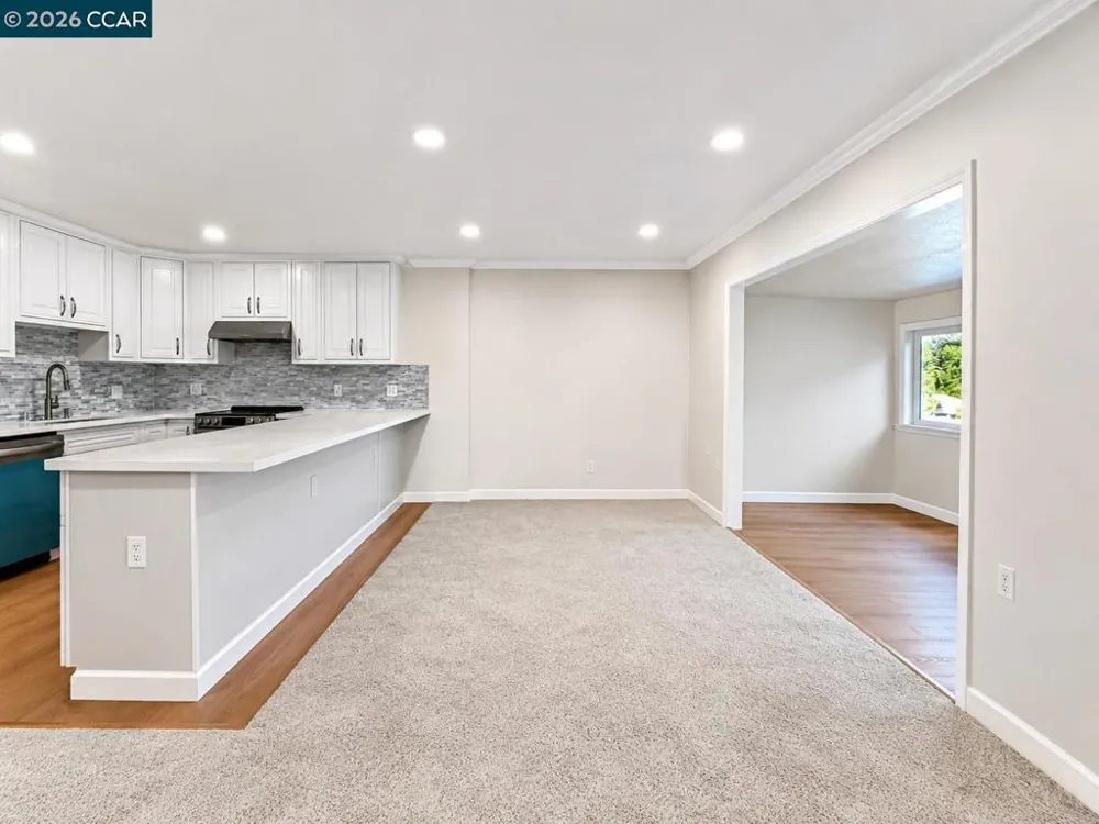 1208 Skycrest Drive #5 Walnut Creek, CA 94595