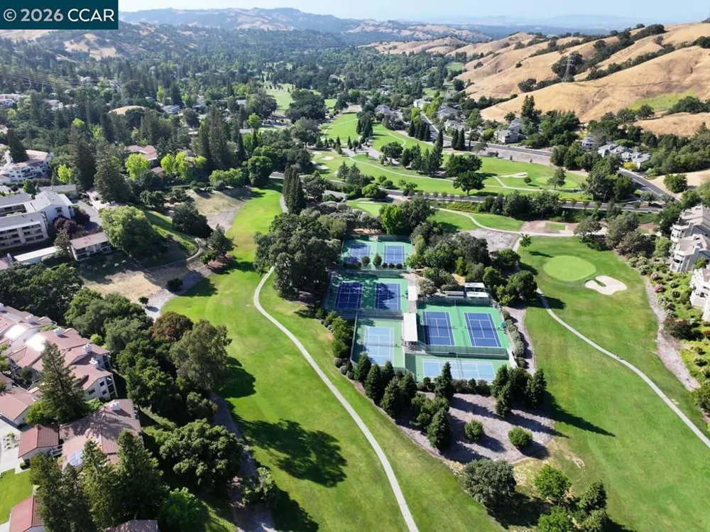 1208 Skycrest Drive #5 Walnut Creek, CA 94595