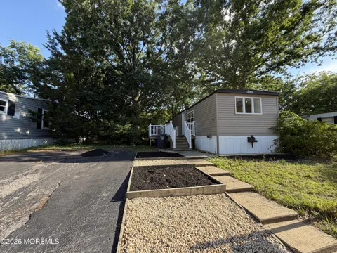 66 Roberts Road