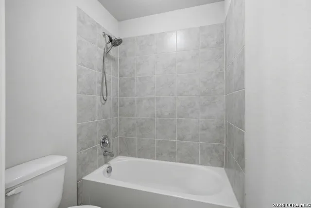 5403 Daniel Way St Hedwig, TX 78152