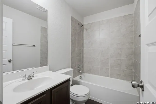 5403 Daniel Way St Hedwig, TX 78152