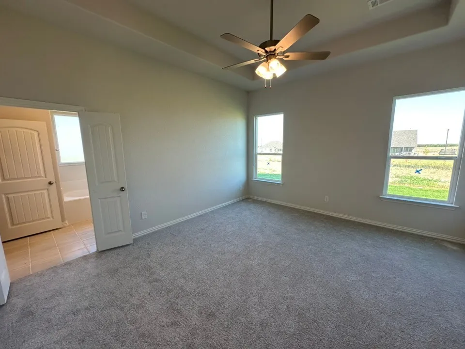 182 Sunny Side Road Valley View, TX 76272