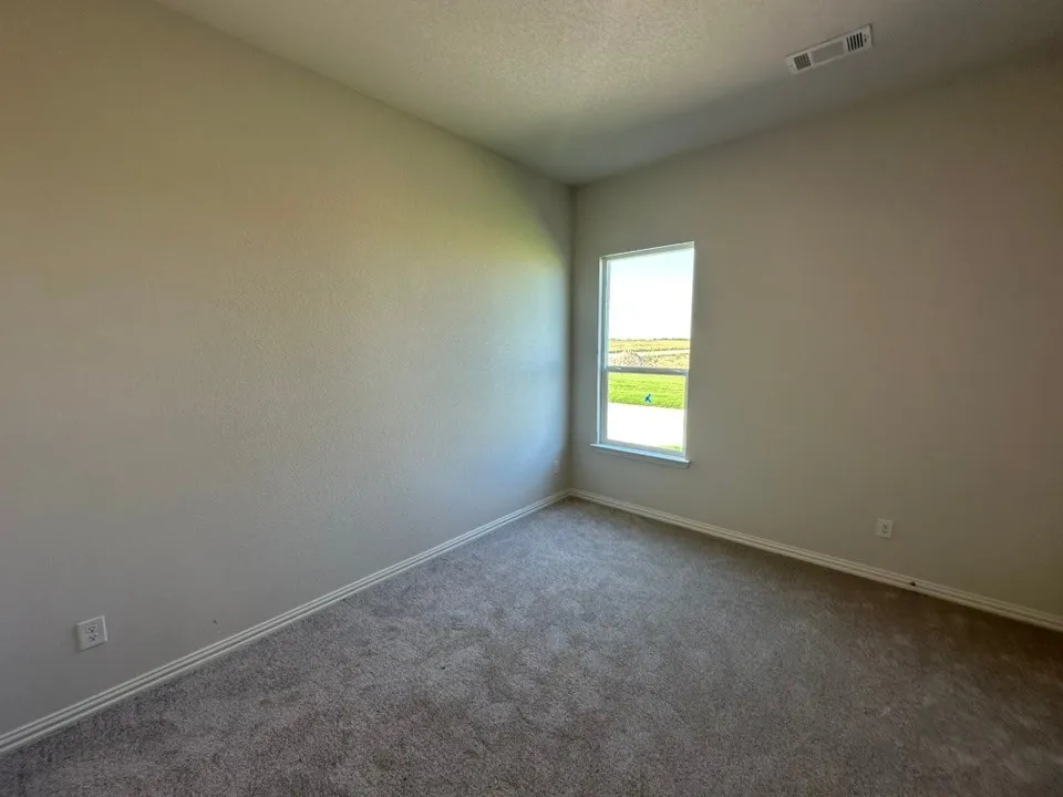 182 Sunny Side Road Valley View, TX 76272