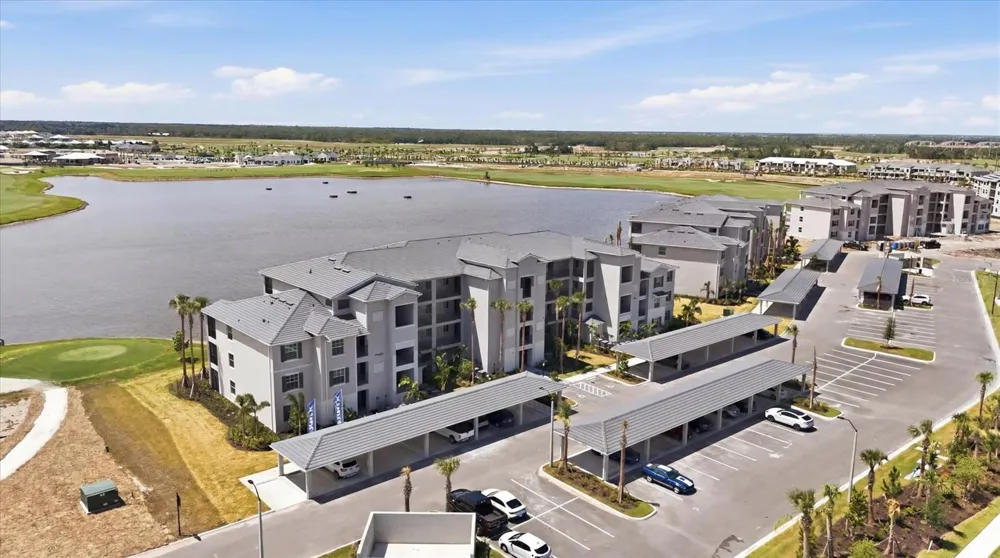 19140 SCALLOP LOOP #108 Lakewood Ranch, FL 34211