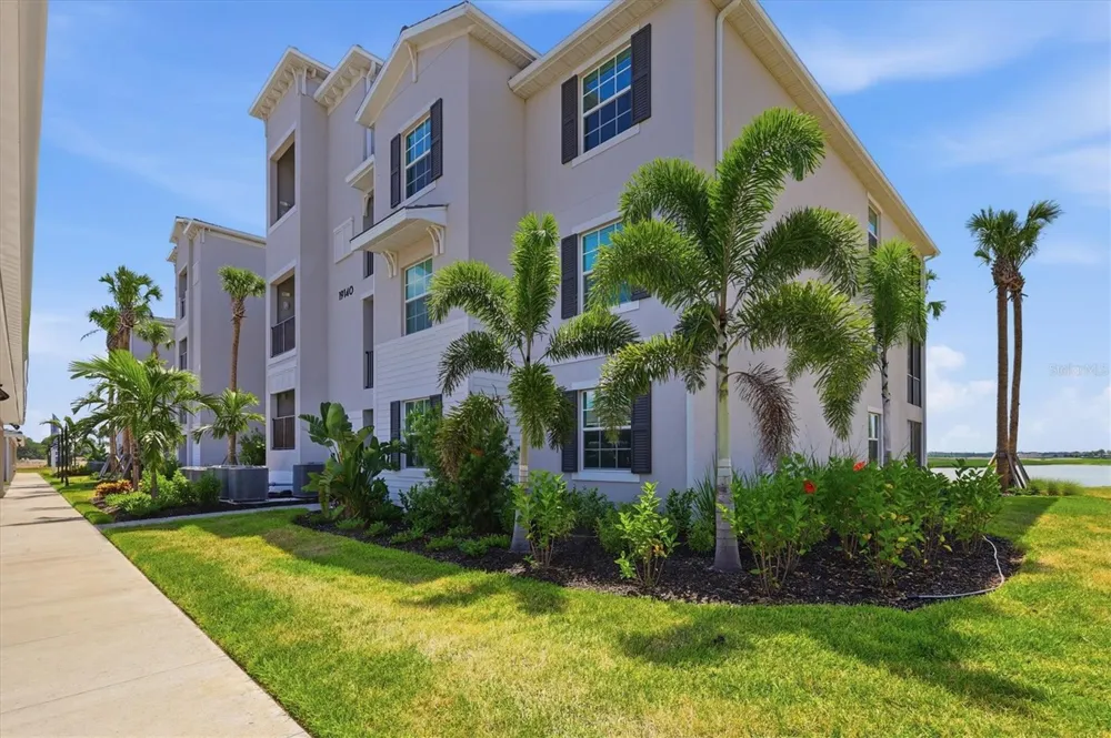 19140 SCALLOP LOOP #108 Lakewood Ranch, FL 34211
