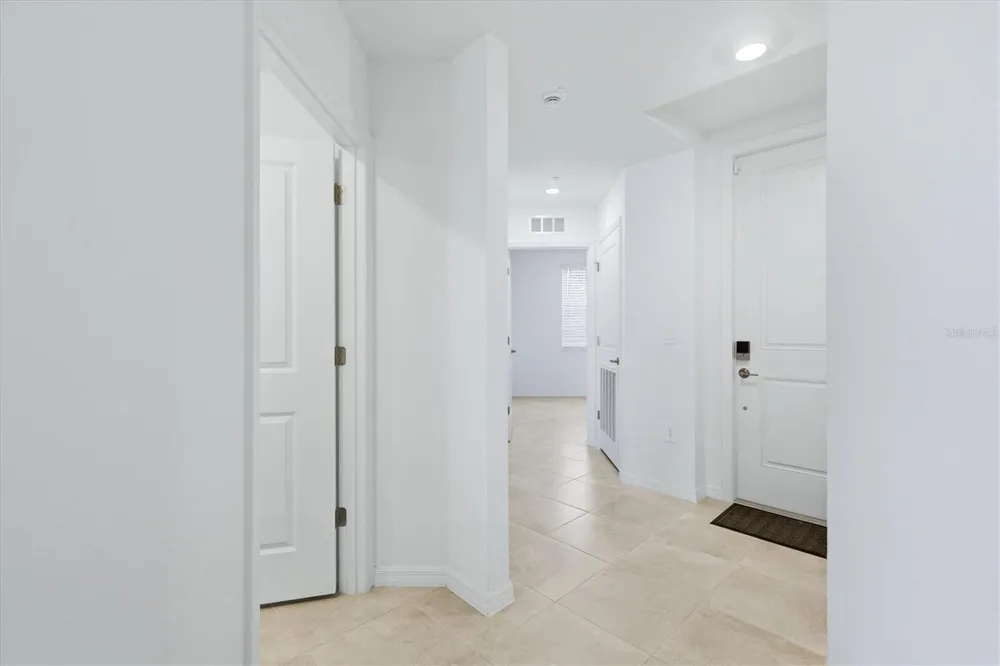 19140 SCALLOP LOOP #108 Lakewood Ranch, FL 34211