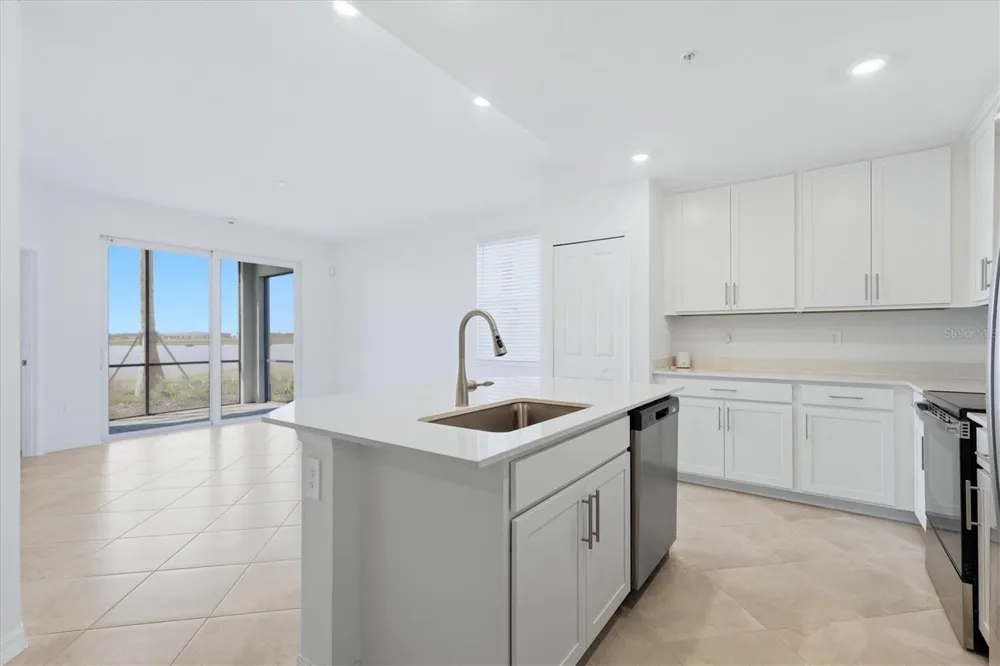 19140 SCALLOP LOOP #108 Lakewood Ranch, FL 34211