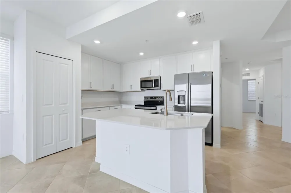 19140 SCALLOP LOOP #108 Lakewood Ranch, FL 34211