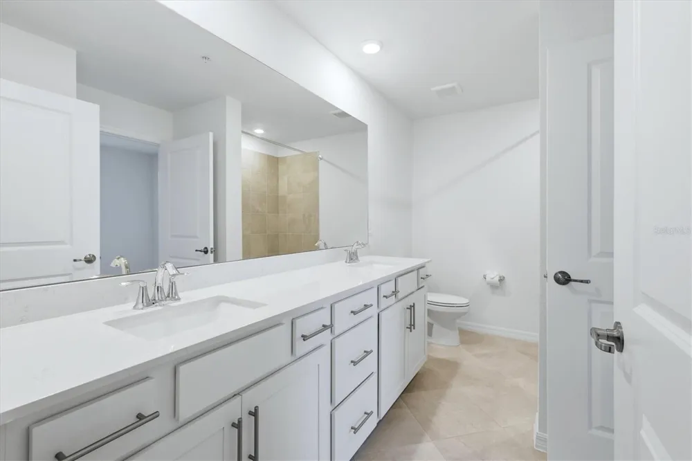 19140 SCALLOP LOOP #108 Lakewood Ranch, FL 34211