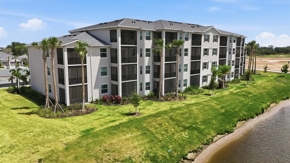 19140 SCALLOP LOOP #108 Lakewood Ranch, FL 34211