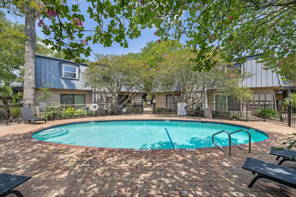 2500 Steck Avenue #6 Austin, TX 78757