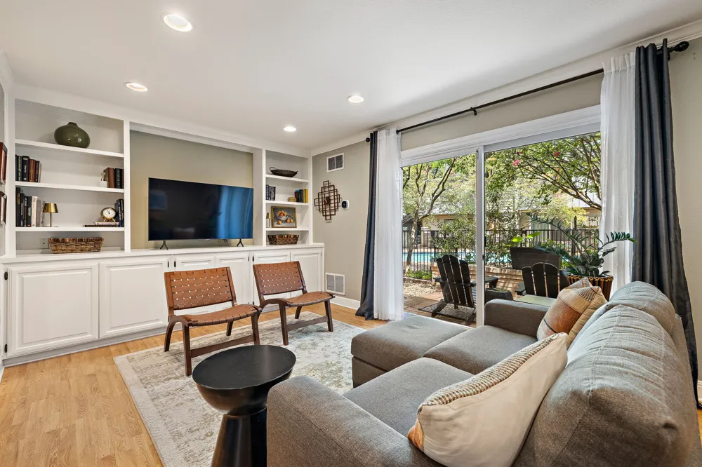 2500 Steck Avenue #6 Austin, TX 78757