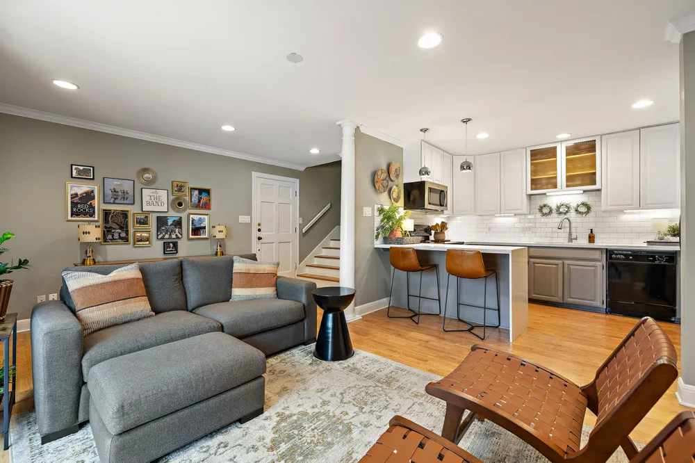 2500 Steck Avenue #6 Austin, TX 78757