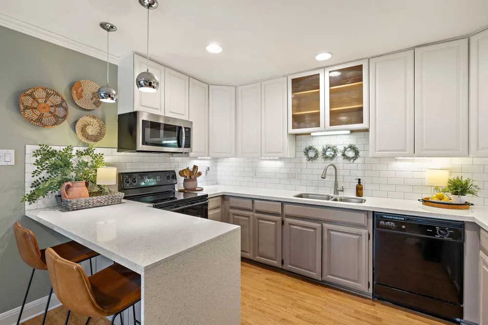 2500 Steck Avenue #6 Austin, TX 78757