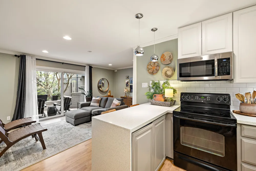 2500 Steck Avenue #6 Austin, TX 78757