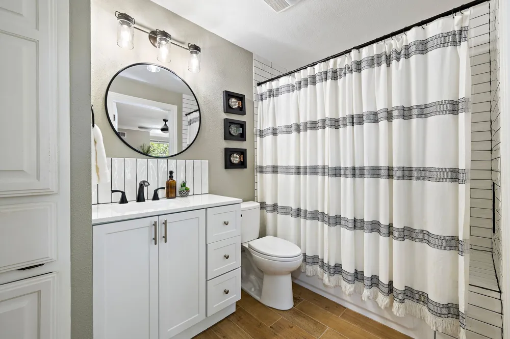 2500 Steck Avenue #6 Austin, TX 78757
