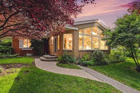 6458 Lakeshore Road