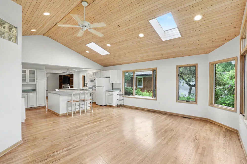 6458 Lakeshore Road Lakeport, MI 48059