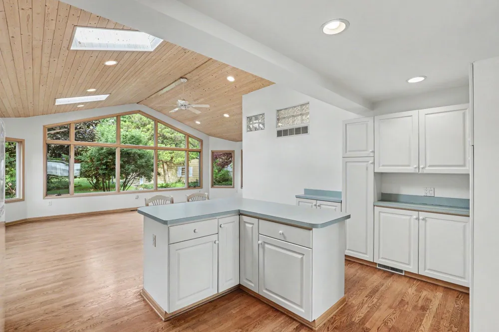 6458 Lakeshore Road Lakeport, MI 48059