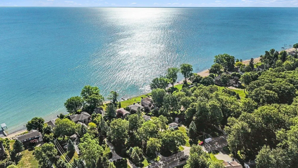 6458 Lakeshore Road Lakeport, MI 48059