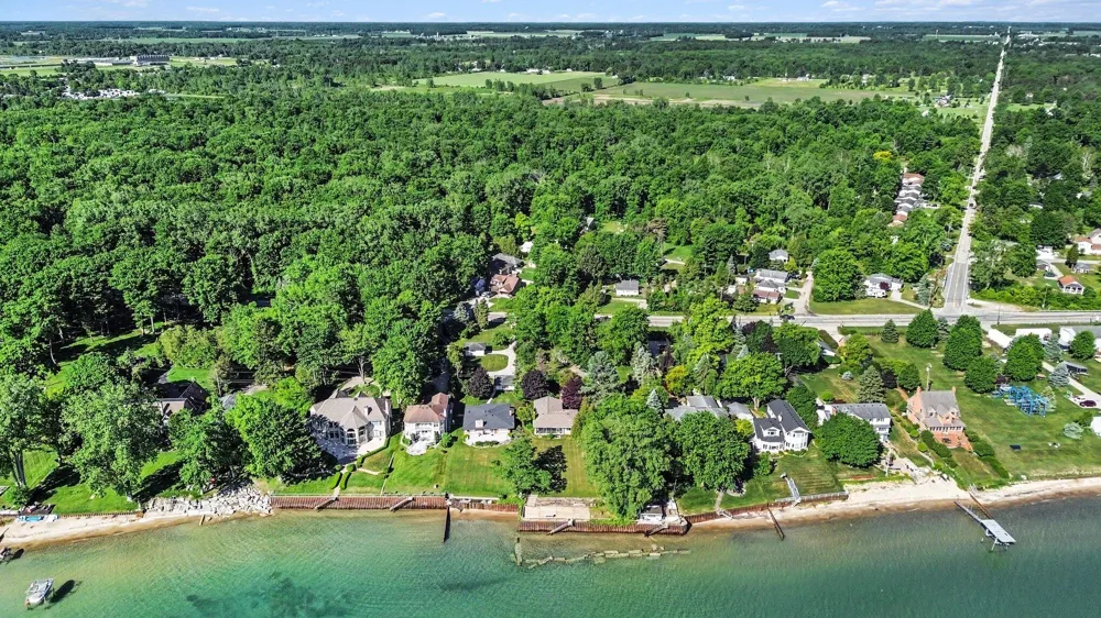 6458 Lakeshore Road Lakeport, MI 48059