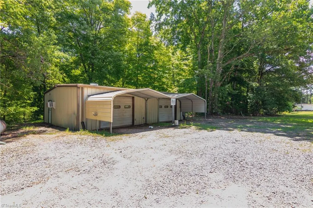 1041 Whitts Road Madison, NC 27025
