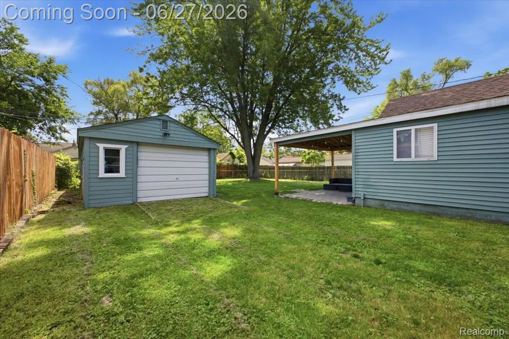 27116 Delton Street Madison Heights City, MI 48071