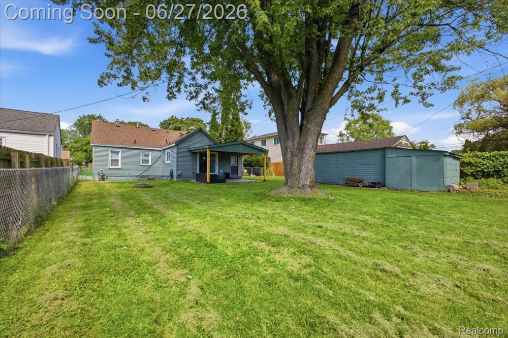 27116 Delton Street Madison Heights City, MI 48071
