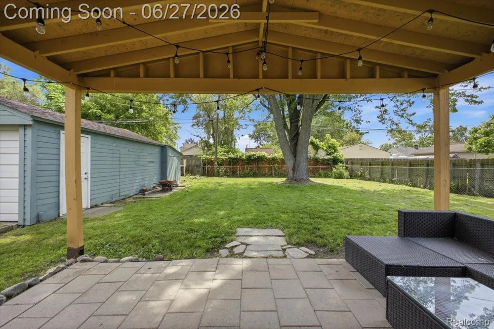 27116 Delton Street Madison Heights City, MI 48071