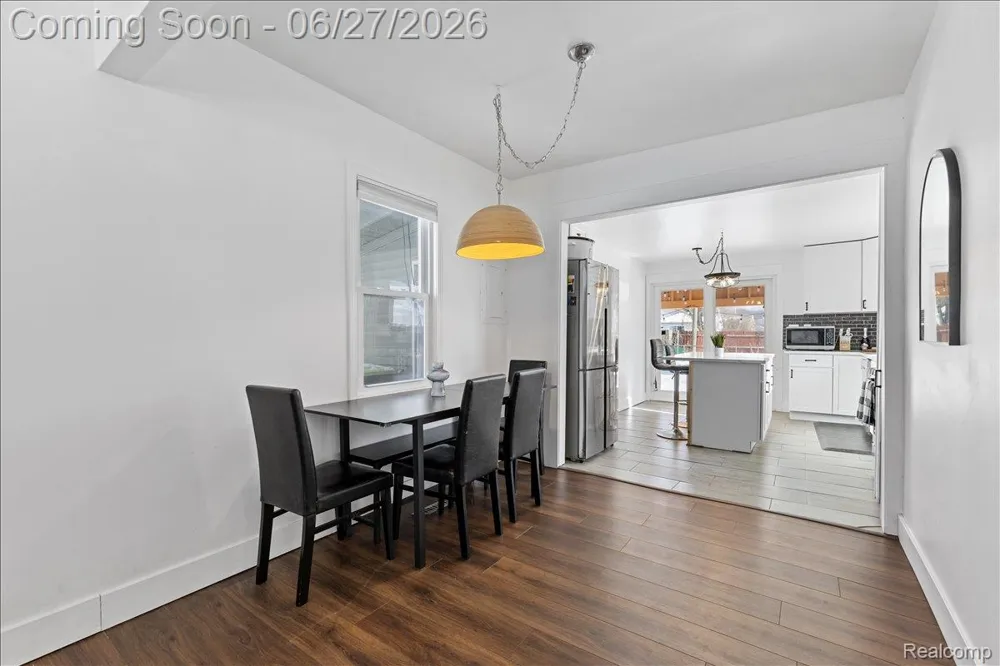 27116 Delton Street Madison Heights City, MI 48071