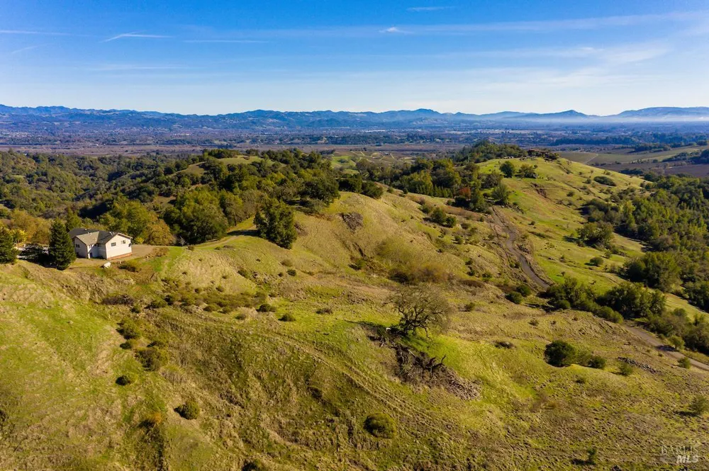 2365 Sweetwater Springs Road Healdsburg, CA 95448