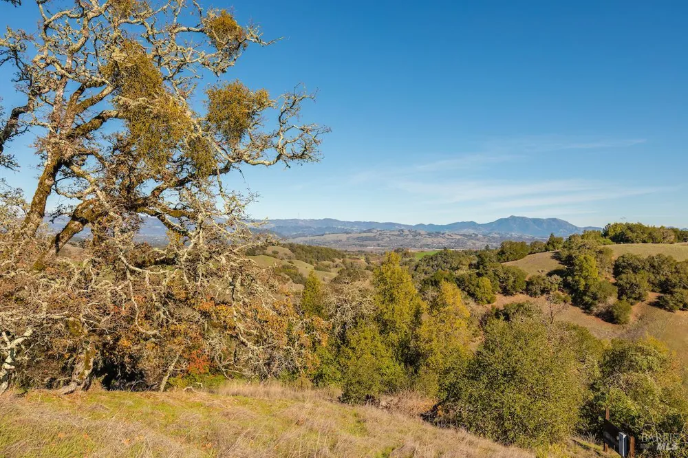2365 Sweetwater Springs Road Healdsburg, CA 95448