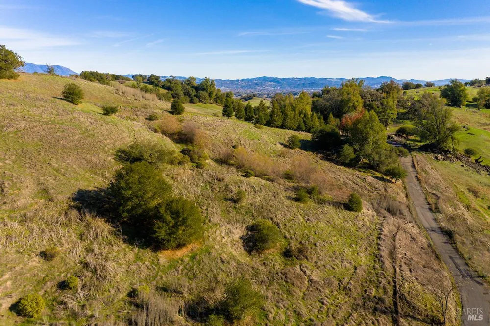 2365 Sweetwater Springs Road Healdsburg, CA 95448