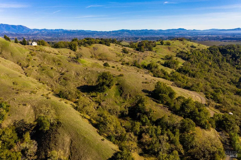 2365 Sweetwater Springs Road Healdsburg, CA 95448